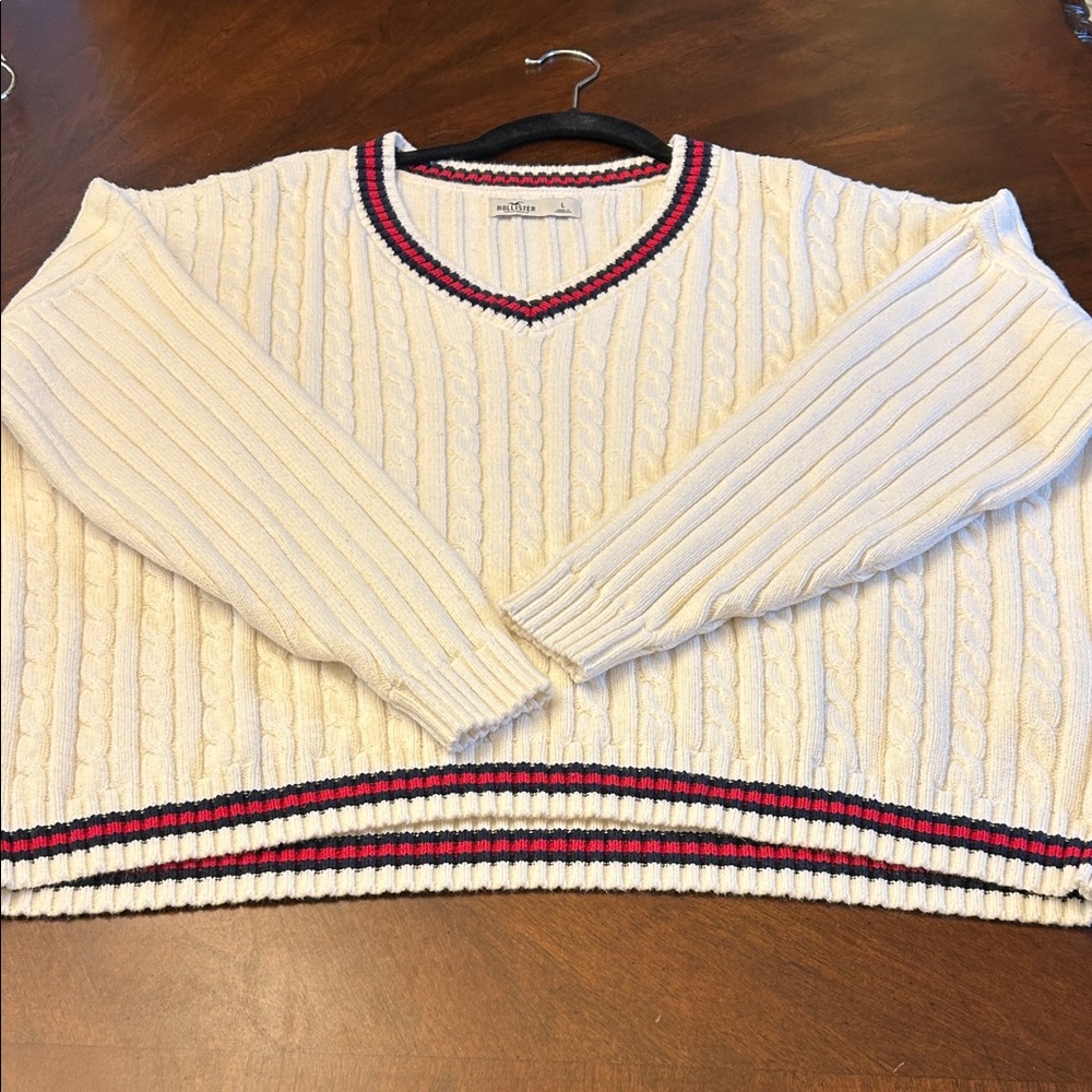 Hollister Oversized White Cable V-Neck Sweater with Red and Blue Trim Size L